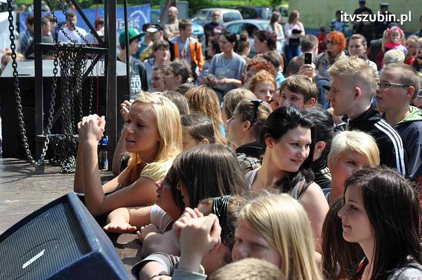 Koncert Zespołu Weekend i Adelibanda w Szubińskiej Dwójce