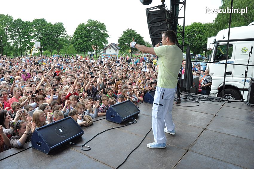 Koncert Zespołu Weekend i Adelibanda w Szubińskiej Dwójce