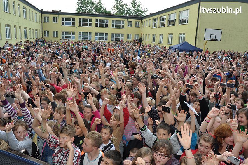 Koncert Zespołu Weekend i Adelibanda w Szubińskiej Dwójce