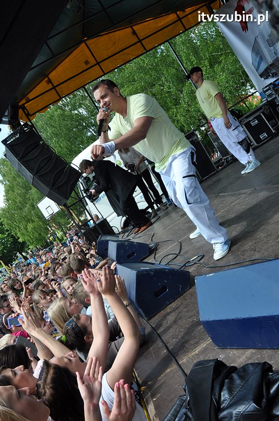 Koncert Zespołu Weekend i Adelibanda w Szubińskiej Dwójce