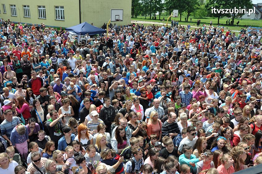 Koncert Zespołu Weekend i Adelibanda w Szubińskiej Dwójce