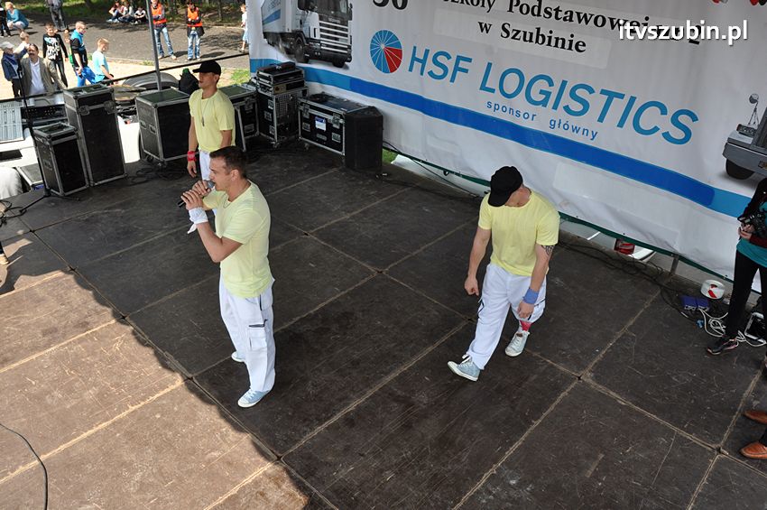 Koncert Zespołu Weekend i Adelibanda w Szubińskiej Dwójce