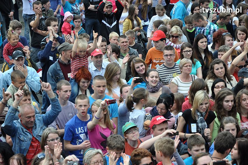 Koncert Zespołu Weekend i Adelibanda w Szubińskiej Dwójce