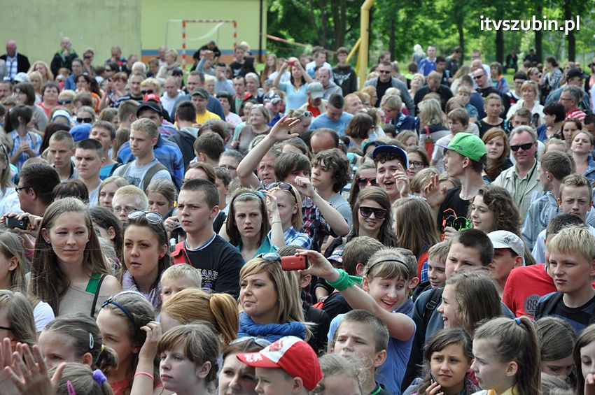 Koncert Zespołu Weekend i Adelibanda w Szubińskiej Dwójce