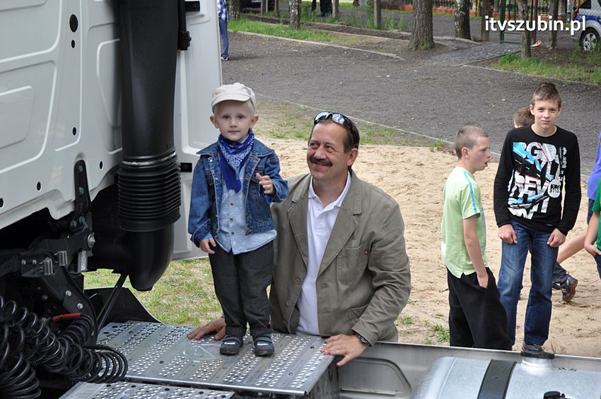 Koncert Zespołu Weekend i Adelibanda w Szubińskiej Dwójce