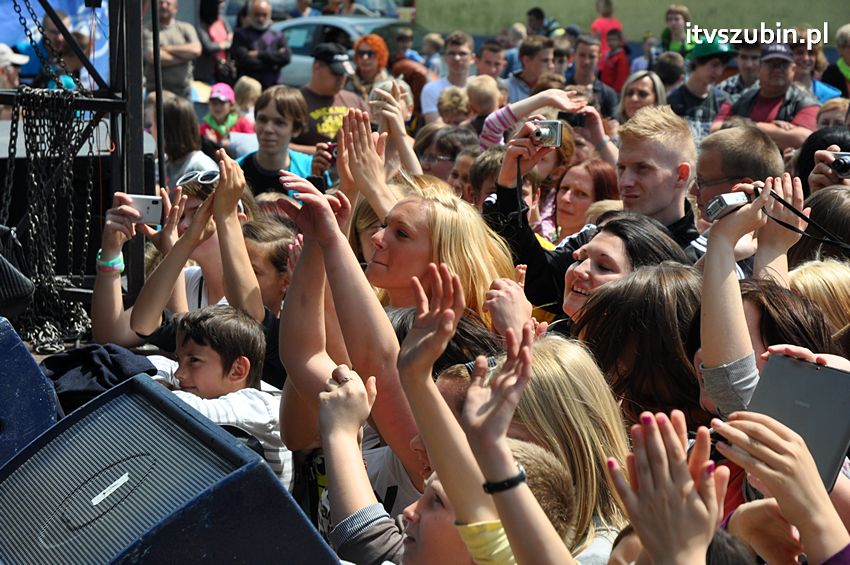 Koncert Zespołu Weekend i Adelibanda w Szubińskiej Dwójce