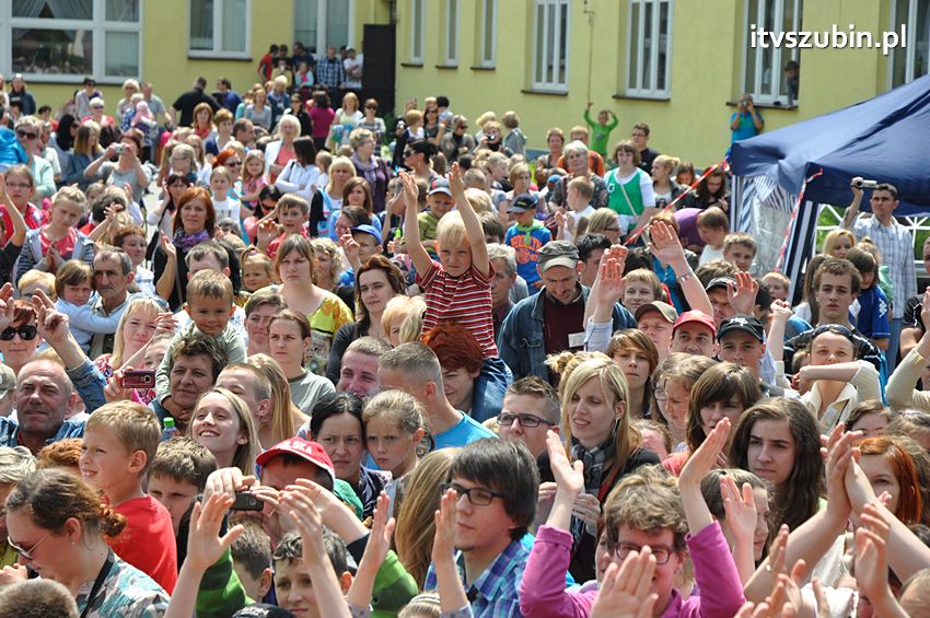 Koncert Zespołu Weekend i Adelibanda w Szubińskiej Dwójce