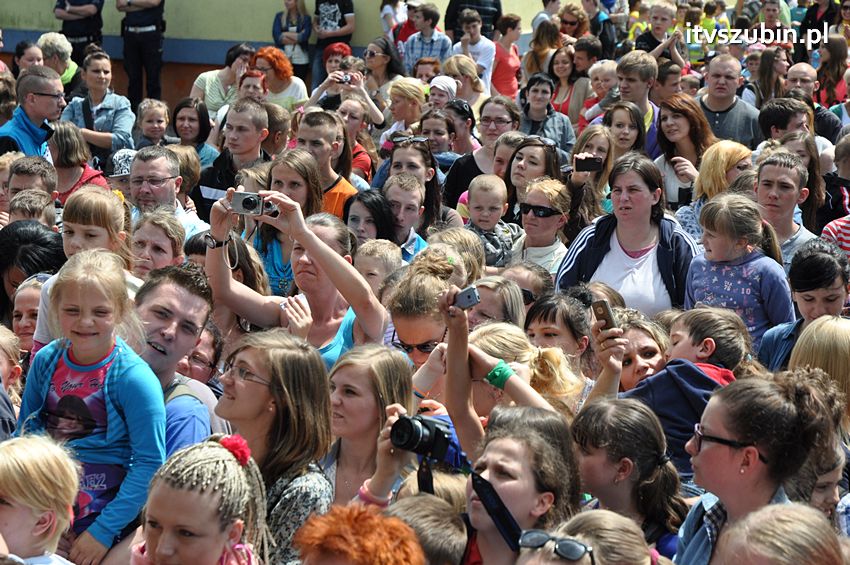 Koncert Zespołu Weekend i Adelibanda w Szubińskiej Dwójce