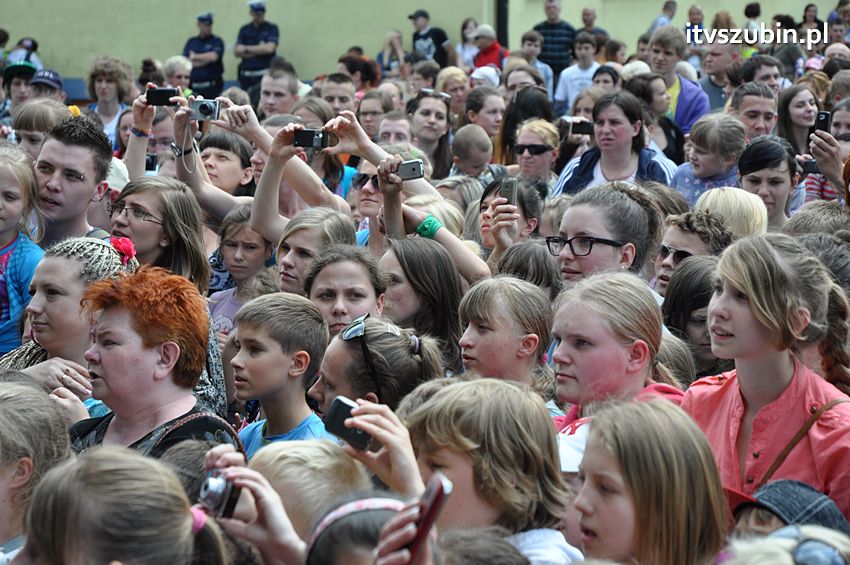 Koncert Zespołu Weekend i Adelibanda w Szubińskiej Dwójce