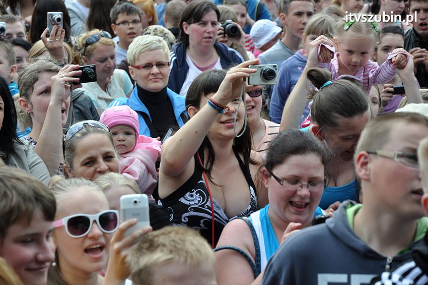 Koncert Zespołu Weekend i Adelibanda w Szubińskiej Dwójce