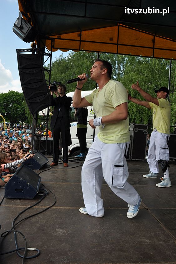 Koncert Zespołu Weekend i Adelibanda w Szubińskiej Dwójce