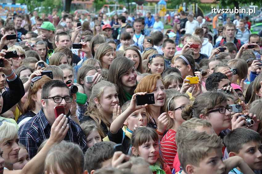 Koncert Zespołu Weekend i Adelibanda w Szubińskiej Dwójce
