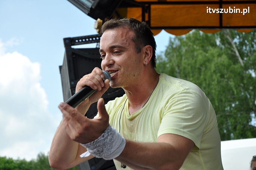 Koncert Zespołu Weekend i Adelibanda w Szubińskiej Dwójce