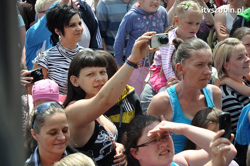 Koncert Zespołu Weekend i Adelibanda w Szubińskiej Dwójce