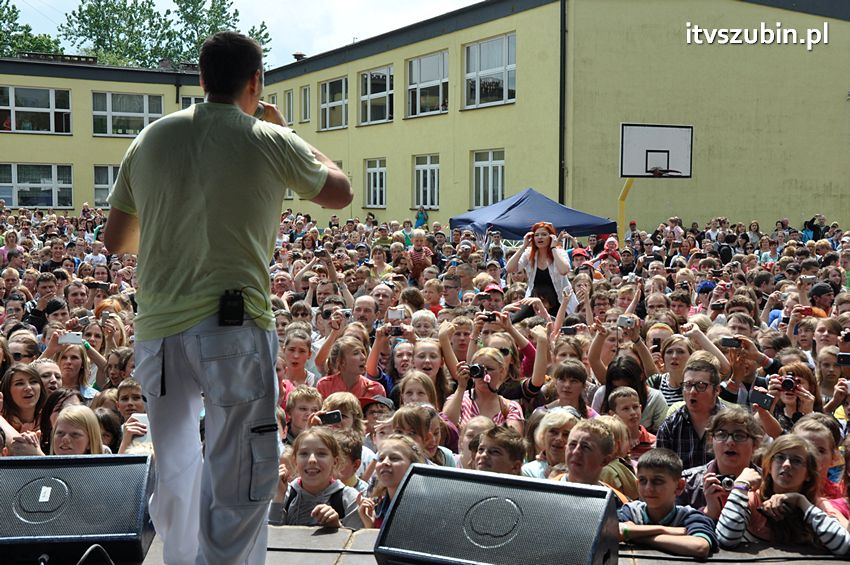 Koncert Zespołu Weekend i Adelibanda w Szubińskiej Dwójce