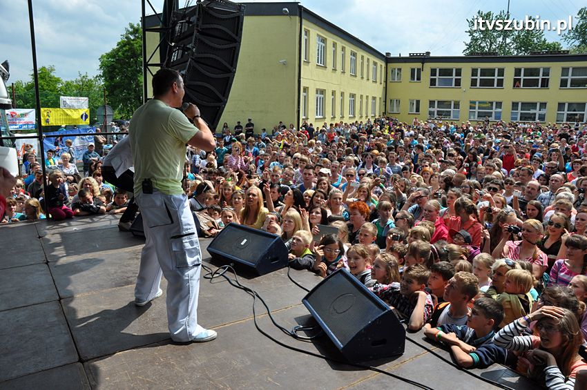 Koncert Zespołu Weekend i Adelibanda w Szubińskiej Dwójce