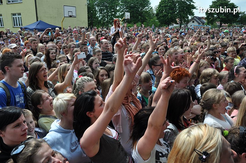 Koncert Zespołu Weekend i Adelibanda w Szubińskiej Dwójce