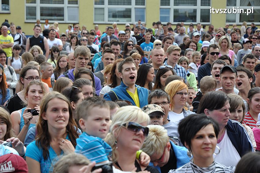 Koncert Zespołu Weekend i Adelibanda w Szubińskiej Dwójce