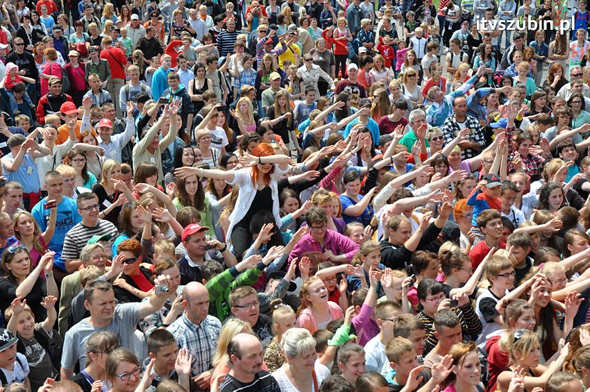 Koncert Zespołu Weekend i Adelibanda w Szubińskiej Dwójce