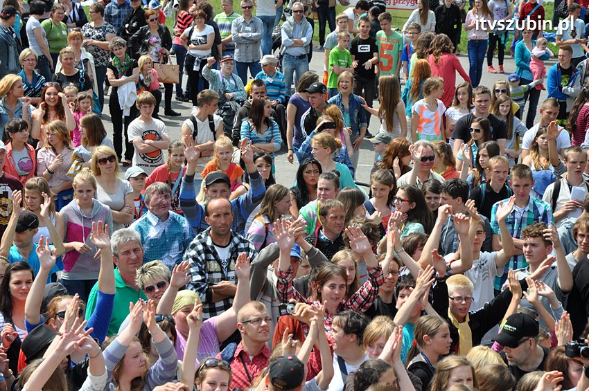 Koncert Zespołu Weekend i Adelibanda w Szubińskiej Dwójce