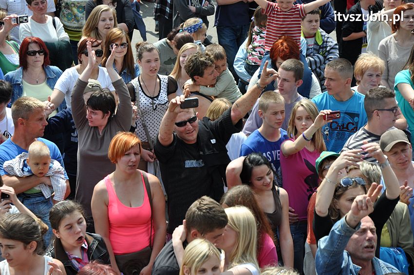 Koncert Zespołu Weekend i Adelibanda w Szubińskiej Dwójce