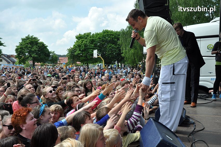 Koncert Zespołu Weekend i Adelibanda w Szubińskiej Dwójce