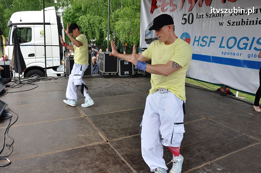 Koncert Zespołu Weekend i Adelibanda w Szubińskiej Dwójce