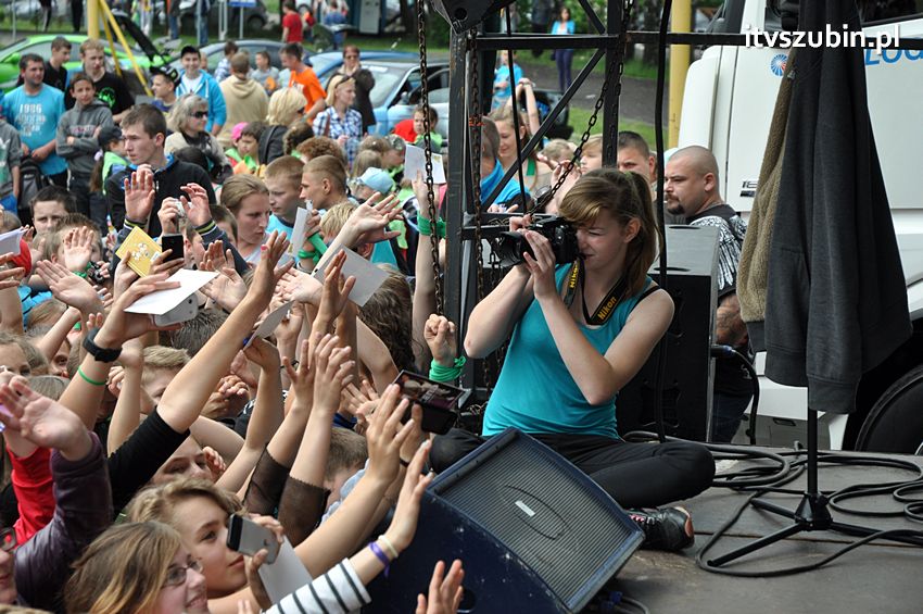 Koncert Zespołu Weekend i Adelibanda w Szubińskiej Dwójce