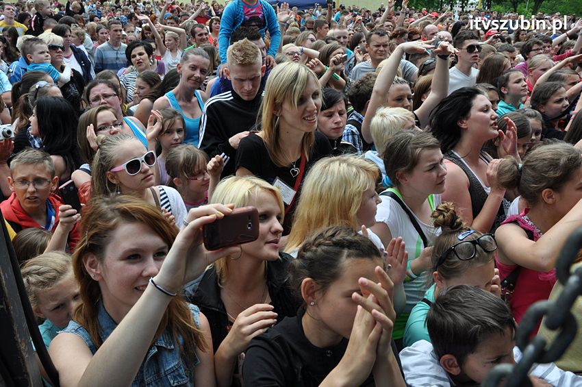 Koncert Zespołu Weekend i Adelibanda w Szubińskiej Dwójce
