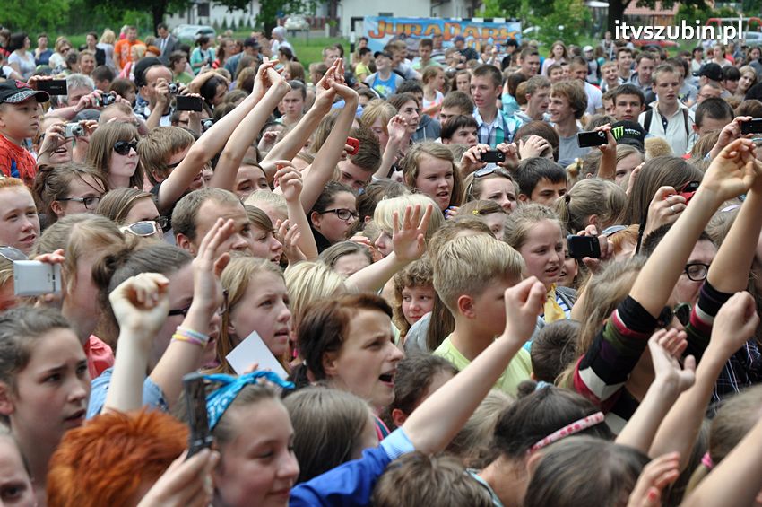 Koncert Zespołu Weekend i Adelibanda w Szubińskiej Dwójce