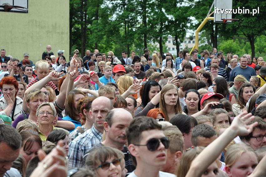 Koncert Zespołu Weekend i Adelibanda w Szubińskiej Dwójce