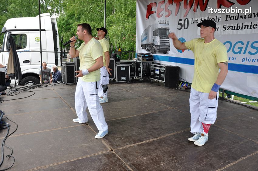 Koncert Zespołu Weekend i Adelibanda w Szubińskiej Dwójce