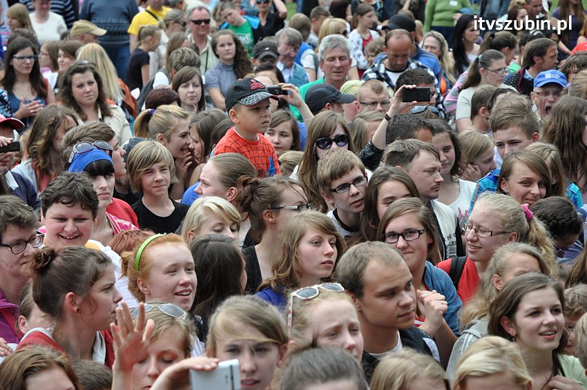 Koncert Zespołu Weekend i Adelibanda w Szubińskiej Dwójce