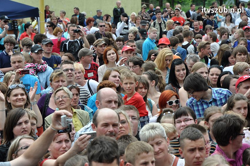 Koncert Zespołu Weekend i Adelibanda w Szubińskiej Dwójce