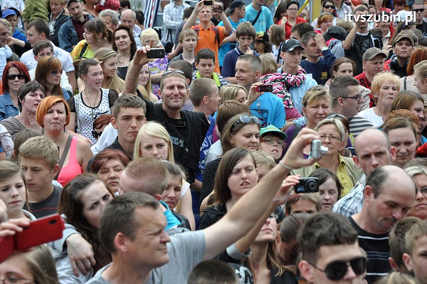 Koncert Zespołu Weekend i Adelibanda w Szubińskiej Dwójce