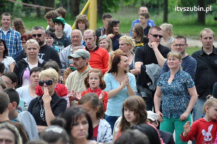Koncert Zespołu Weekend i Adelibanda w Szubińskiej Dwójce