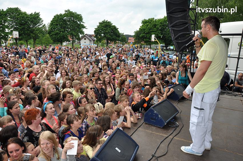 Koncert Zespołu Weekend i Adelibanda w Szubińskiej Dwójce