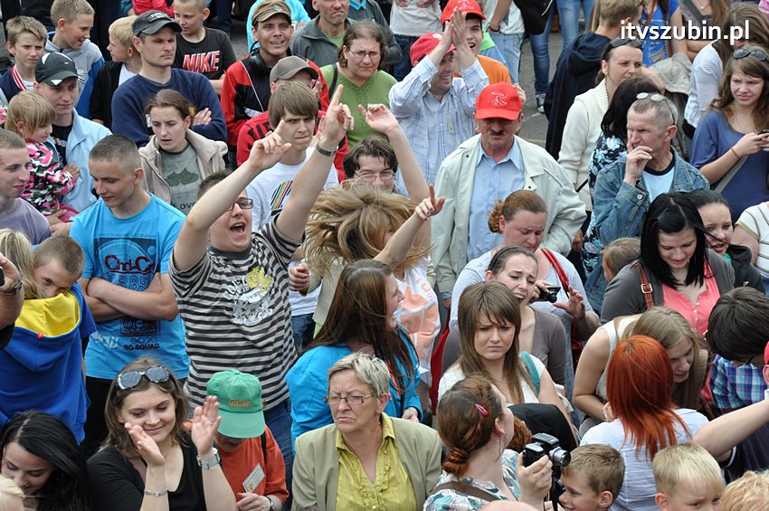 Koncert Zespołu Weekend i Adelibanda w Szubińskiej Dwójce