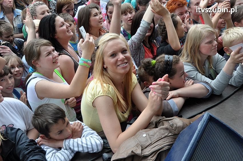 Koncert Zespołu Weekend i Adelibanda w Szubińskiej Dwójce