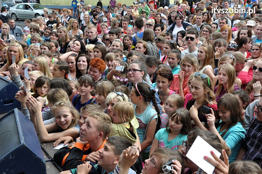 Koncert Zespołu Weekend i Adelibanda w Szubińskiej Dwójce