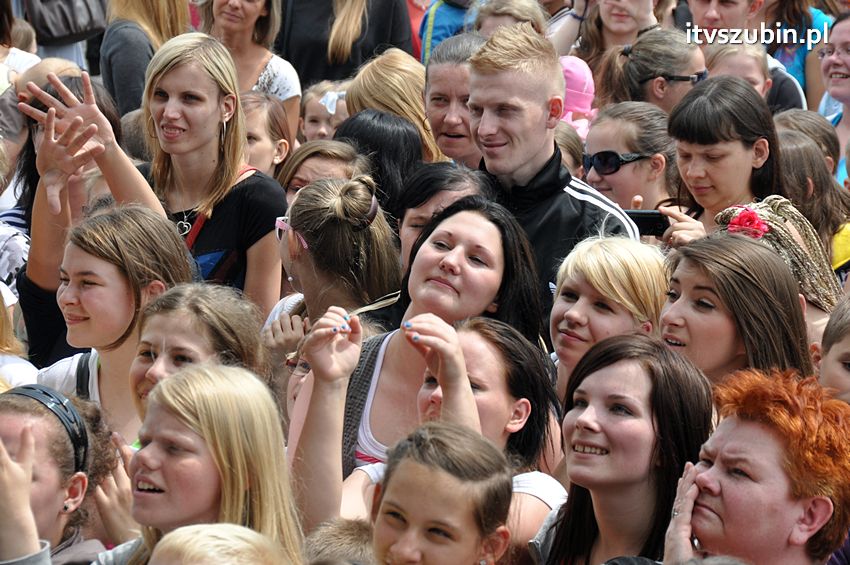 Koncert Zespołu Weekend i Adelibanda w Szubińskiej Dwójce