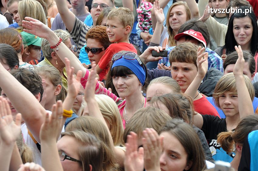 Koncert Zespołu Weekend i Adelibanda w Szubińskiej Dwójce