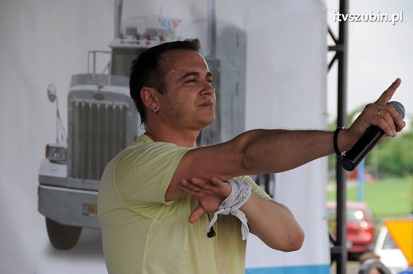 Koncert Zespołu Weekend i Adelibanda w Szubińskiej Dwójce