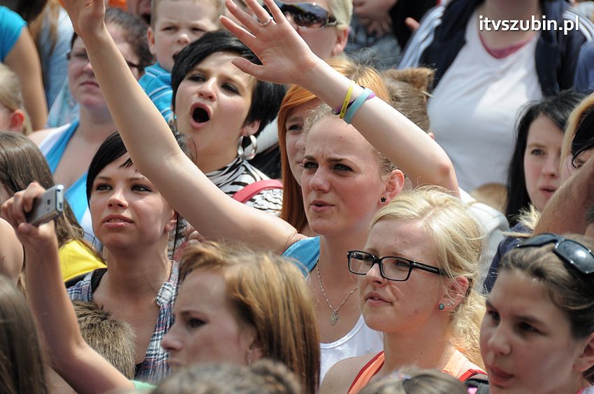 Koncert Zespołu Weekend i Adelibanda w Szubińskiej Dwójce