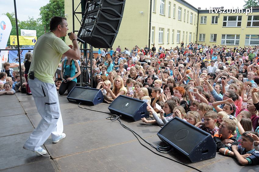 Koncert Zespołu Weekend i Adelibanda w Szubińskiej Dwójce