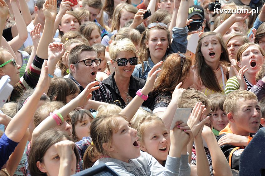 Koncert Zespołu Weekend i Adelibanda w Szubińskiej Dwójce