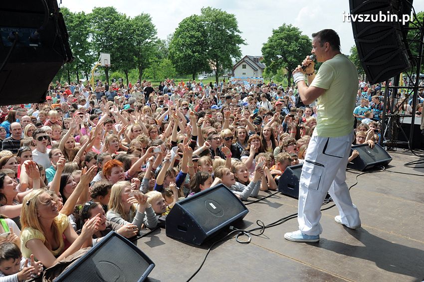 Koncert Zespołu Weekend i Adelibanda w Szubińskiej Dwójce