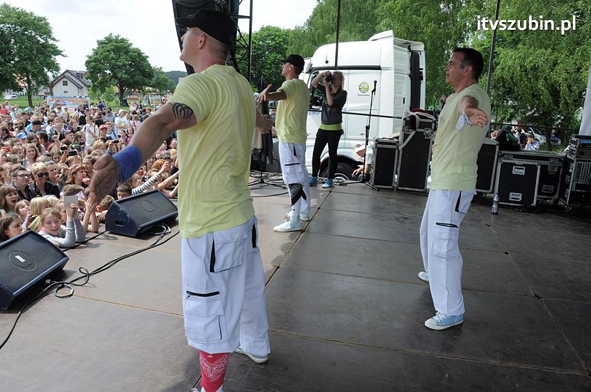 Koncert Zespołu Weekend i Adelibanda w Szubińskiej Dwójce