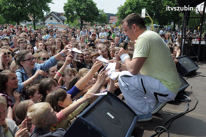 Koncert Zespołu Weekend i Adelibanda w Szubińskiej Dwójce