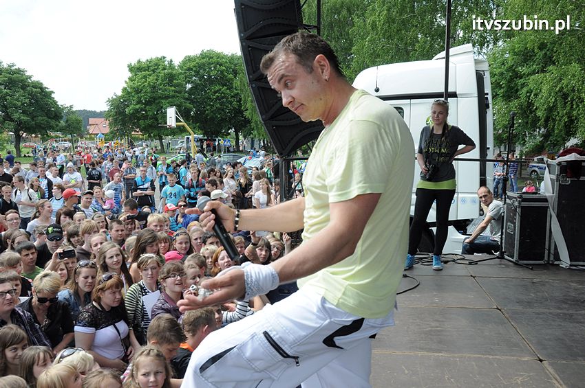 Koncert Zespołu Weekend i Adelibanda w Szubińskiej Dwójce